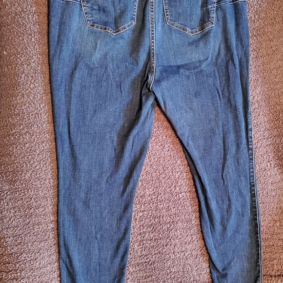 Medium Wash 20 Tall Torrid Bombshell Skinny Jeans - Picture 2 of 3